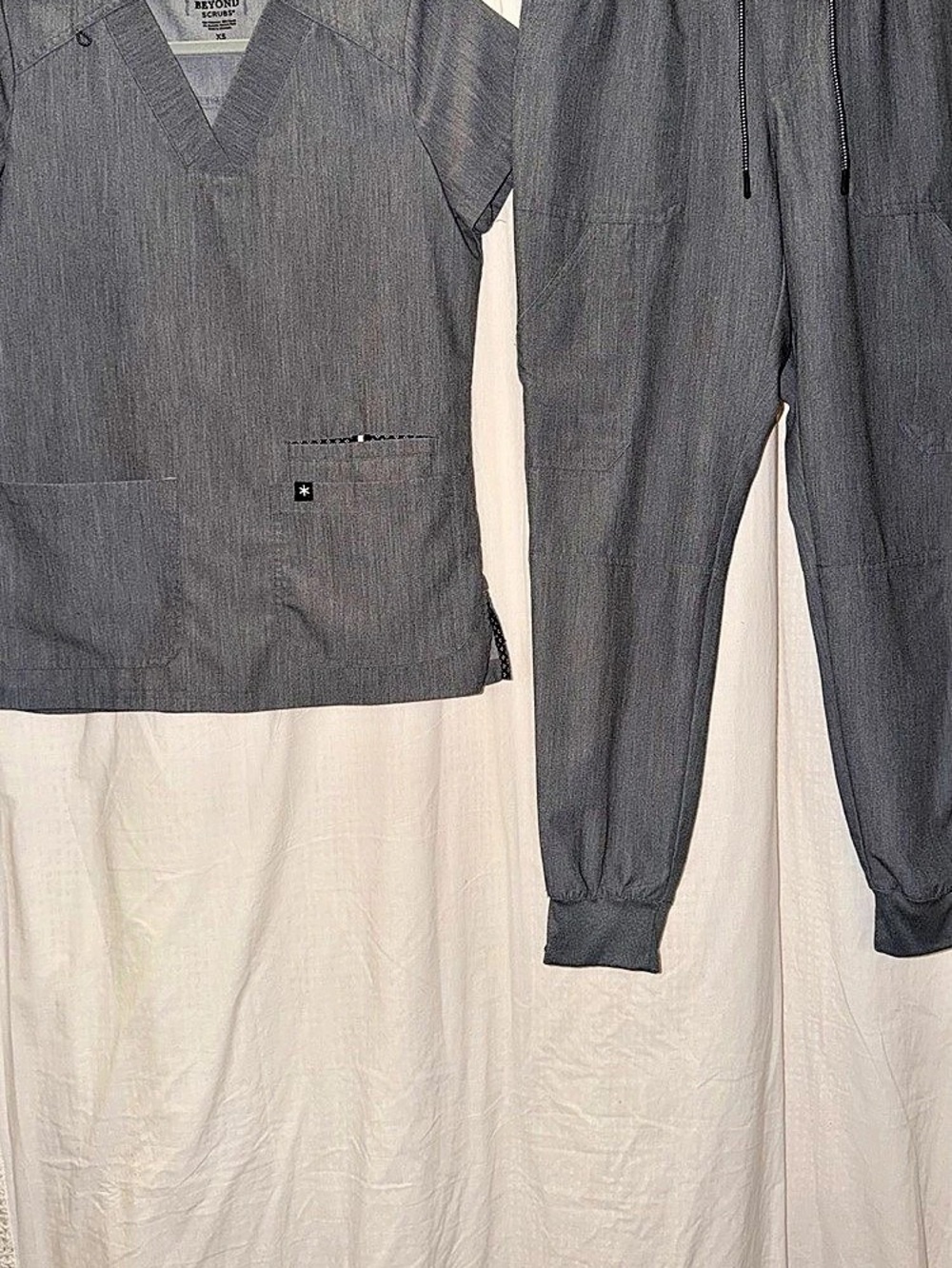 Beyond Scrubs Gray Scrub Set Size XS